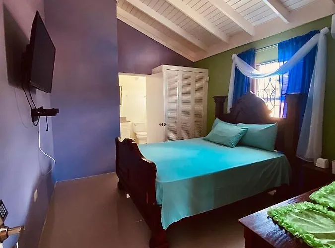 Paradise Shared Onsite Private Pool Onsite Gym Habitación en casa particular *