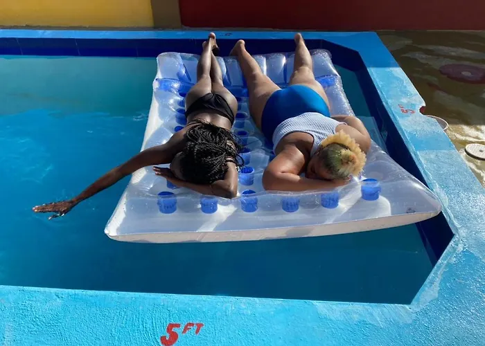 Paradise Shared Onsite Private Pool Onsite Gym *