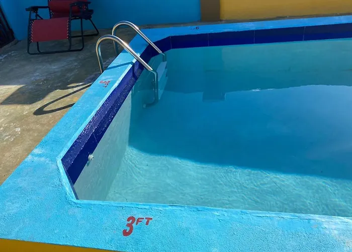 Habitación en casa particular Paradise Shared Onsite Private Pool Onsite Gym *